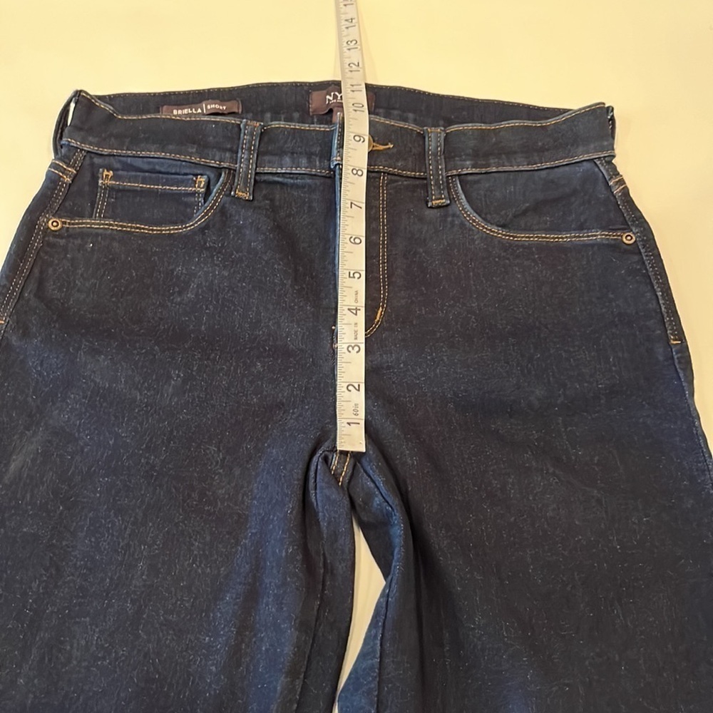 NYDJ Briella Short Size 6-SOLD - Picture 5 of 16